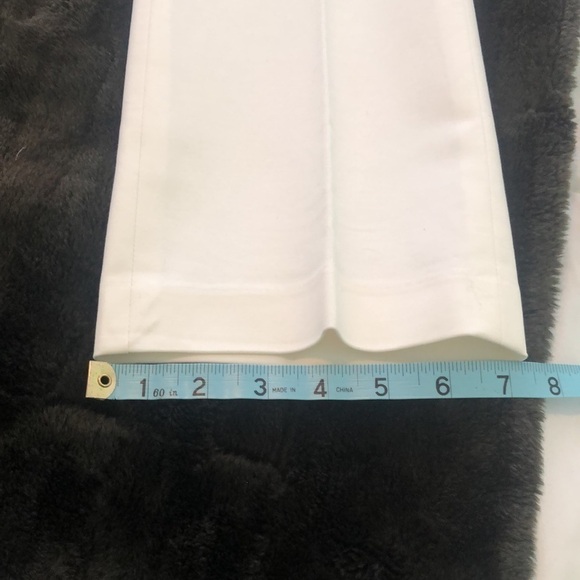 Michael Michael Kors white pants w decorative gold & brown half belt dry cleaned - Picture 3 of 13